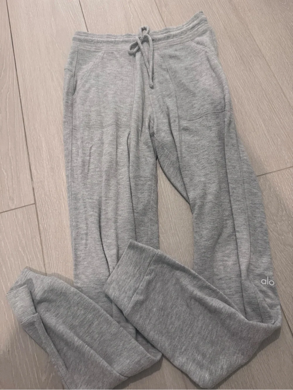 Alo Yoga Soho sweatpants